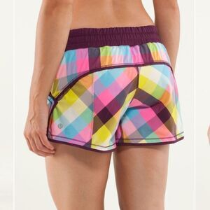 Lululemon Shake & Break Short
Sea Check Multi / Plum